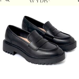 NEW WYDR STUDIOS Tate Vegan Classic Black Loafers Chunky Lug Sole Wide 8.5WW NIB
